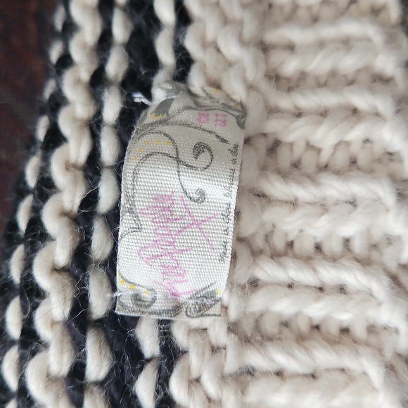 Free People Beanie Hat. - Picture 2 of 7